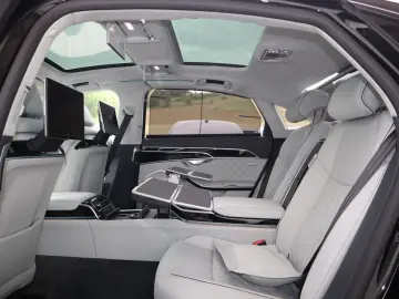AUDI A8L 60 TFSI e lang EXCLUSIVE BLACK-PAKET B&Oadv.