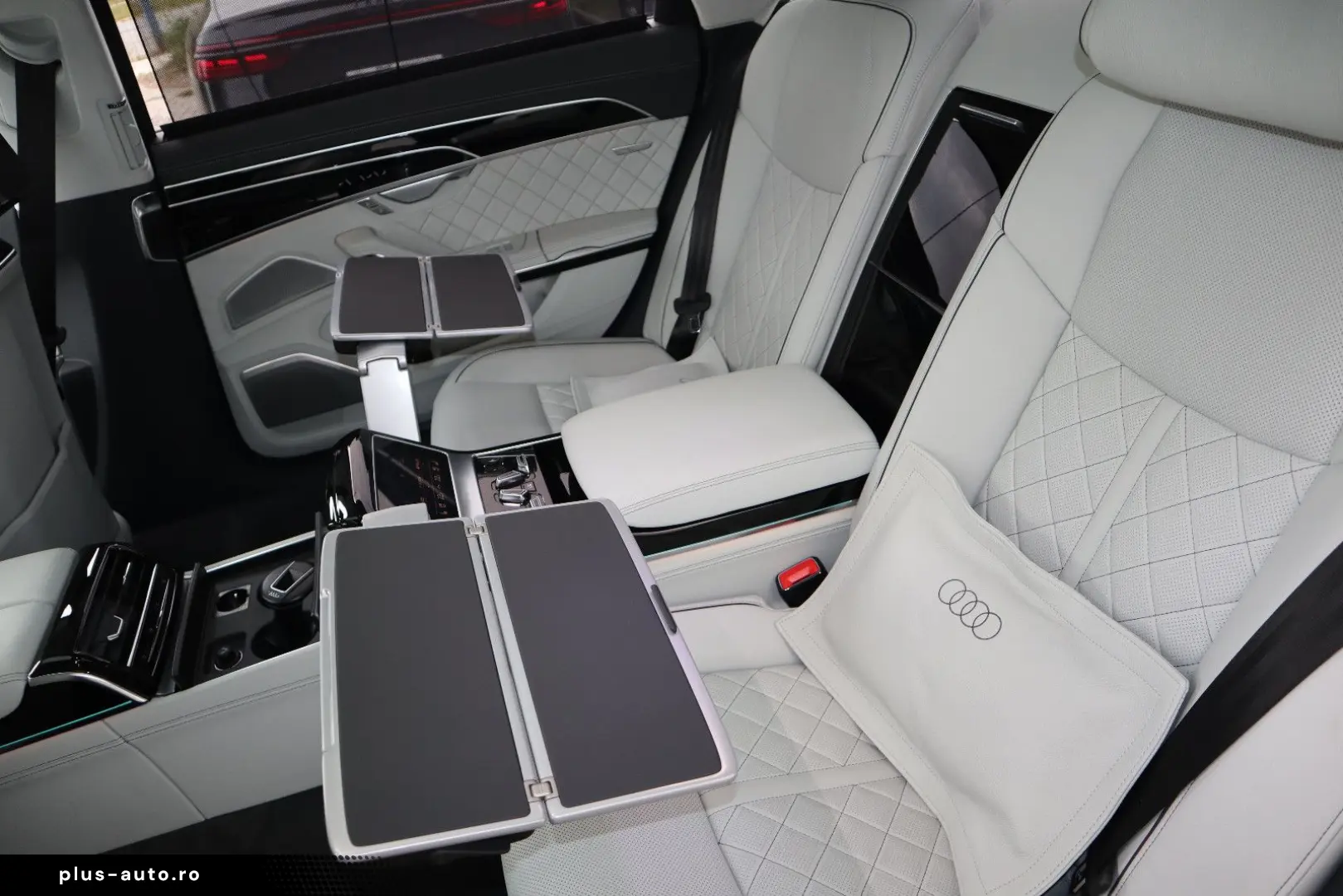 AUDI A8L 60 TFSI e lang EXCLUSIVE BLACK-PAKET B&Oadv.