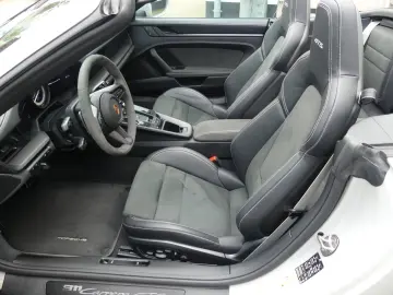 PORSCHE 911 Carrera GTS Cabriolet  1.Hd.  Lift  Matrix..