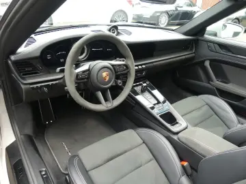 PORSCHE 911 Carrera GTS Cabriolet  1.Hd.  Lift  Matrix..
