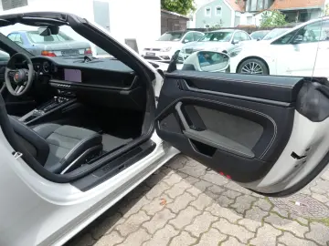 PORSCHE 911 Carrera GTS Cabriolet  1.Hd.  Lift  Matrix..