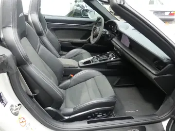 PORSCHE 911 Carrera GTS Cabriolet  1.Hd.  Lift  Matrix..