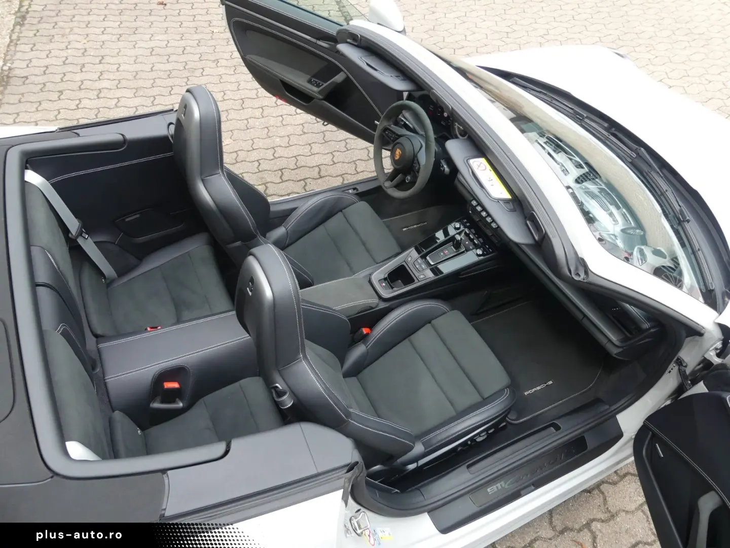 PORSCHE 911 Carrera GTS Cabriolet  1.Hd.  Lift  Matrix..