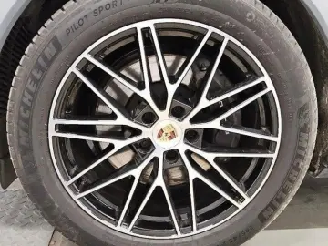PORSCHE Cayenne Coupe E-Hybrid BOSE Inno 21 RS Luft
