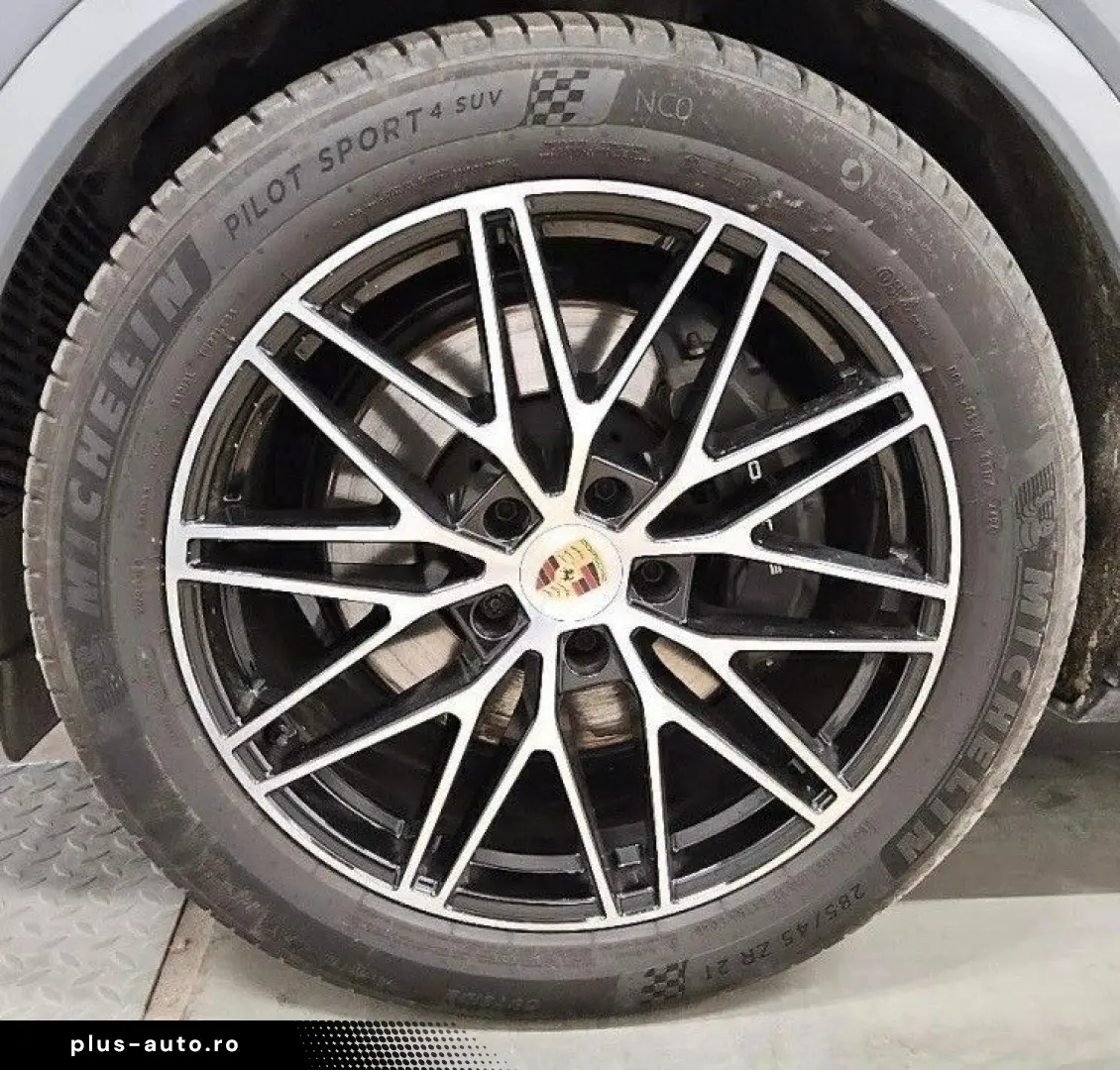 PORSCHE Cayenne Coupe E-Hybrid BOSE Inno 21 RS Luft