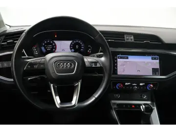 AUDI Q3 40 TFSI quattro Advanced