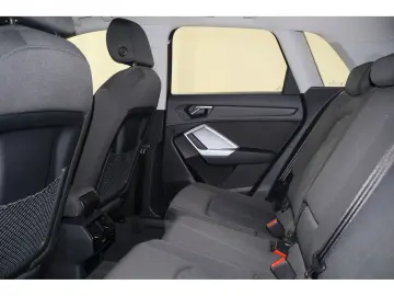 AUDI Q3 40 TFSI quattro Advanced