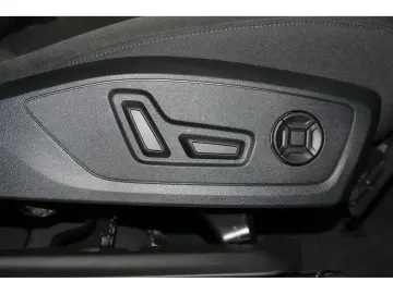 AUDI Q3 40 TFSI quattro Advanced
