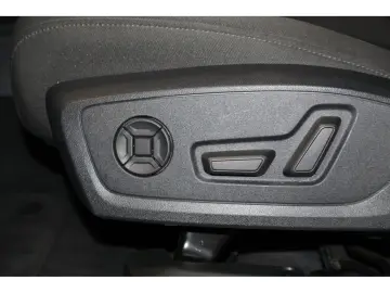 AUDI Q3 40 TFSI quattro Advanced