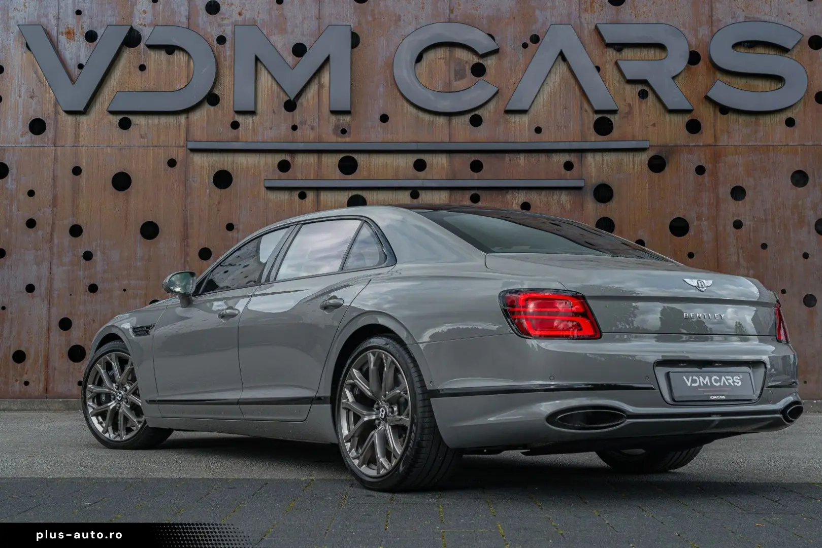 BENTLEY Flying Spur W12 Speed  Mulliner B&O Tour Blackli