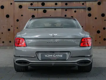 BENTLEY Flying Spur W12 Speed  Mulliner B&O Tour Blackli