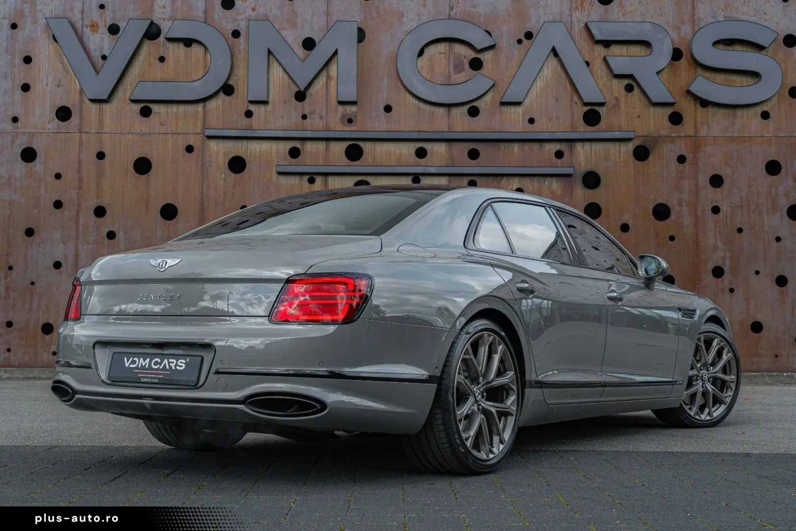 BENTLEY Flying Spur W12 Speed  Mulliner B&O Tour Blackli