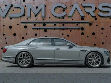 BENTLEY Flying Spur W12 Speed  Mulliner B&O Tour Blackli