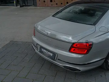 BENTLEY Flying Spur W12 Speed  Mulliner B&O Tour Blackli