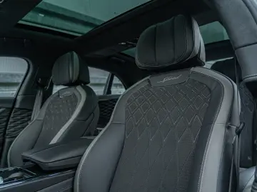 BENTLEY Flying Spur W12 Speed  Mulliner B&O Tour Blackli