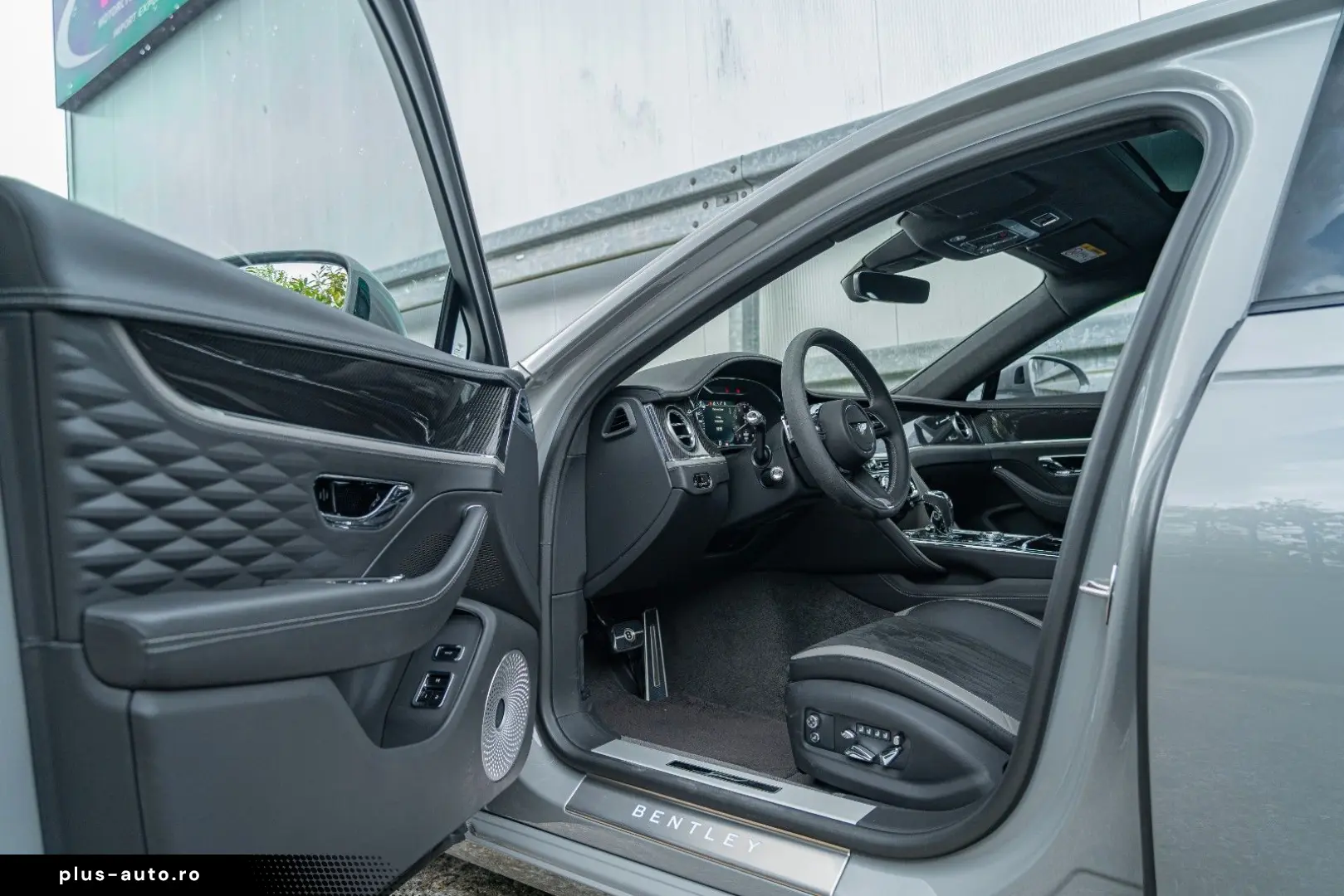 BENTLEY Flying Spur W12 Speed  Mulliner B&O Tour Blackli