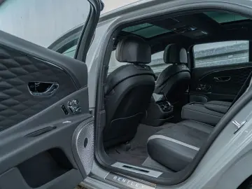 BENTLEY Flying Spur W12 Speed  Mulliner B&O Tour Blackli