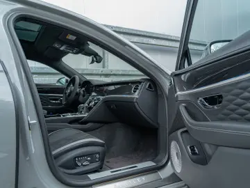 BENTLEY Flying Spur W12 Speed  Mulliner B&O Tour Blackli
