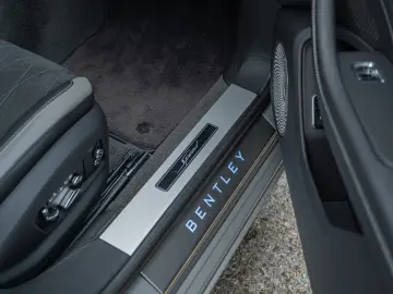 BENTLEY Flying Spur W12 Speed  Mulliner B&O Tour Blackli