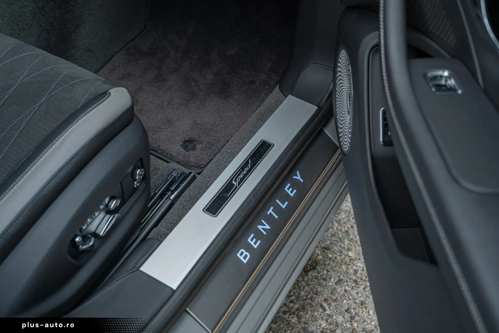 BENTLEY Flying Spur W12 Speed  Mulliner B&O Tour Blackli