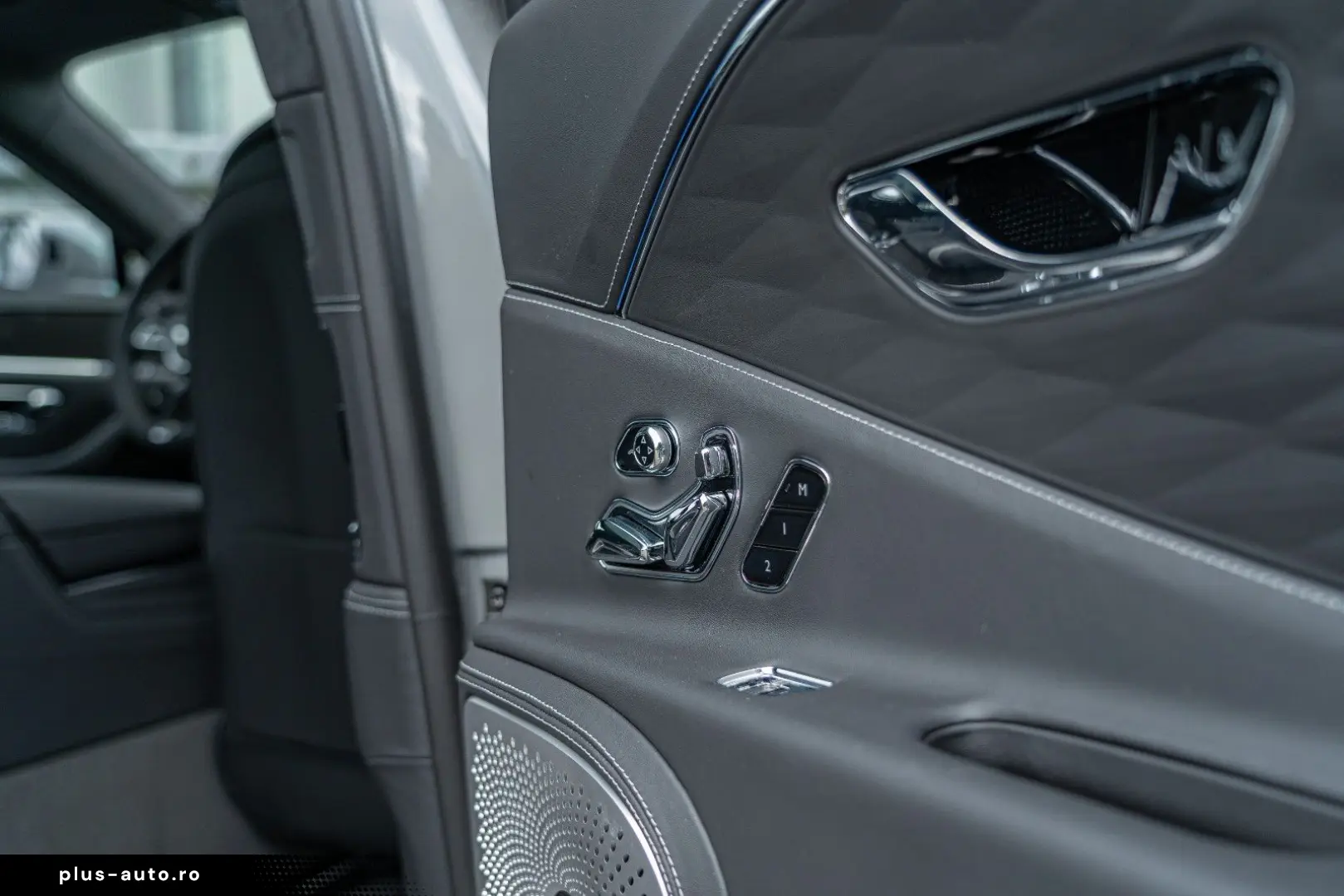 BENTLEY Flying Spur W12 Speed  Mulliner B&O Tour Blackli