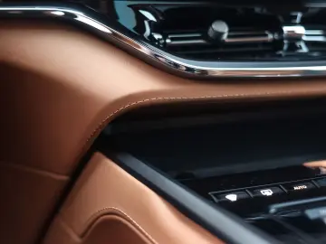 Aston Martin DBX 707   Minotaur Green