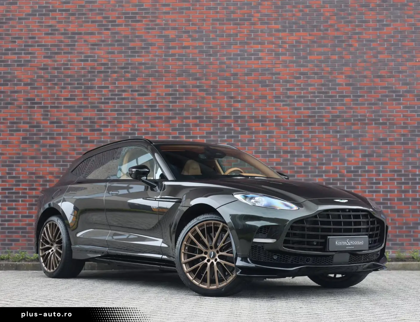 Aston Martin DBX 707   Minotaur Green