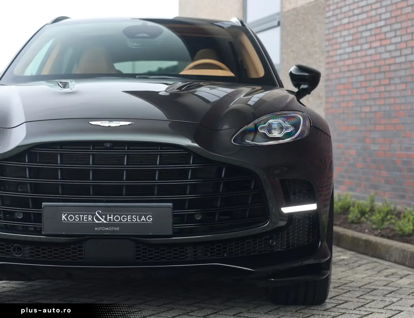 Aston Martin DBX 707   Minotaur Green