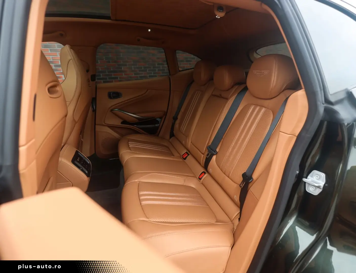 Aston Martin DBX 707   Minotaur Green