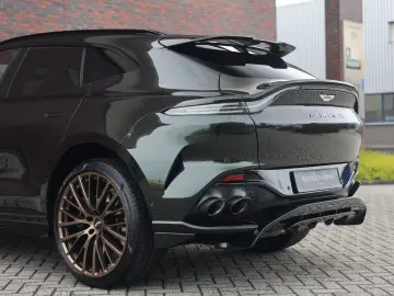 Aston Martin DBX 707   Minotaur Green