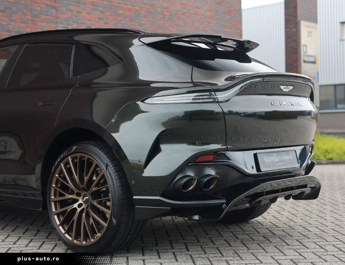 Aston Martin DBX 707   Minotaur Green