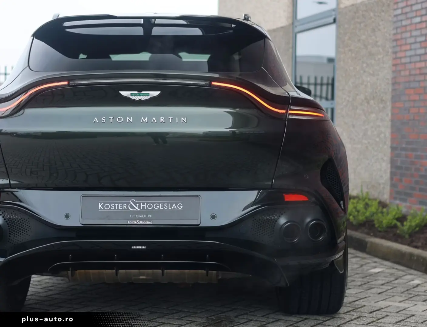 Aston Martin DBX 707   Minotaur Green