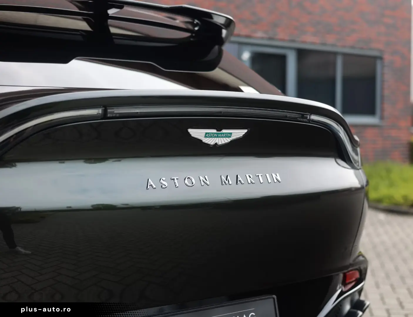 Aston Martin DBX 707   Minotaur Green