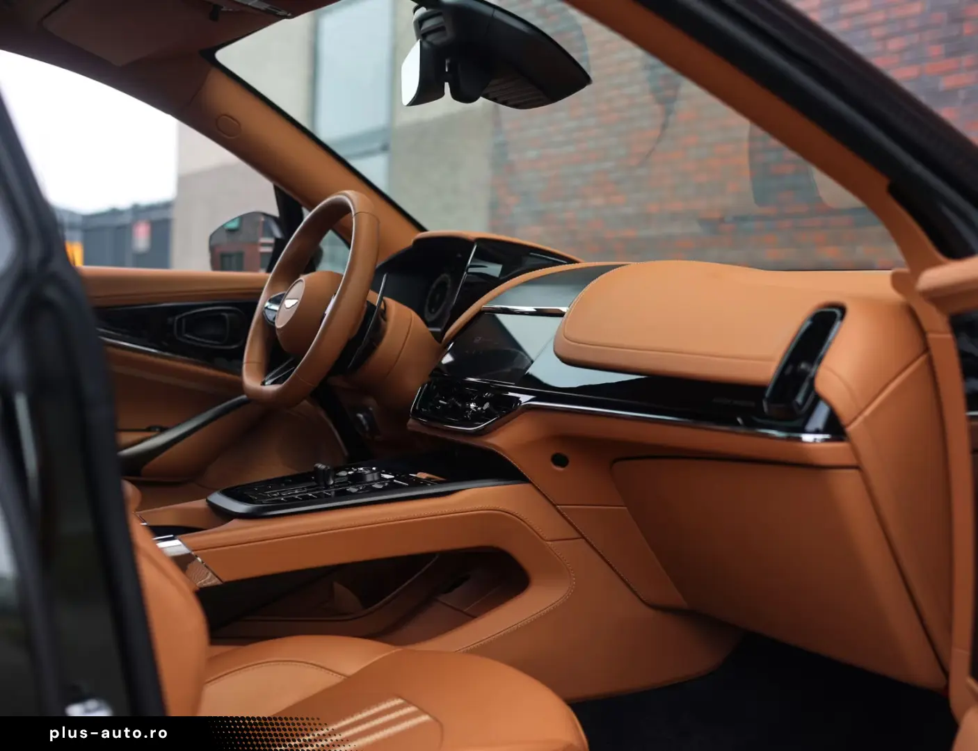Aston Martin DBX 707   Minotaur Green