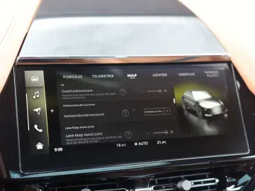 Aston Martin DBX 707   Minotaur Green