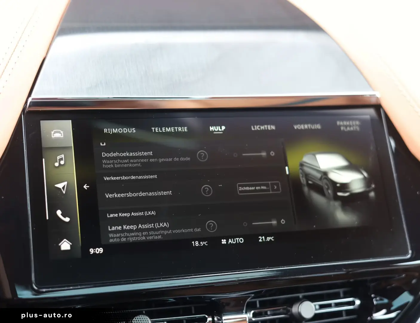 Aston Martin DBX 707   Minotaur Green
