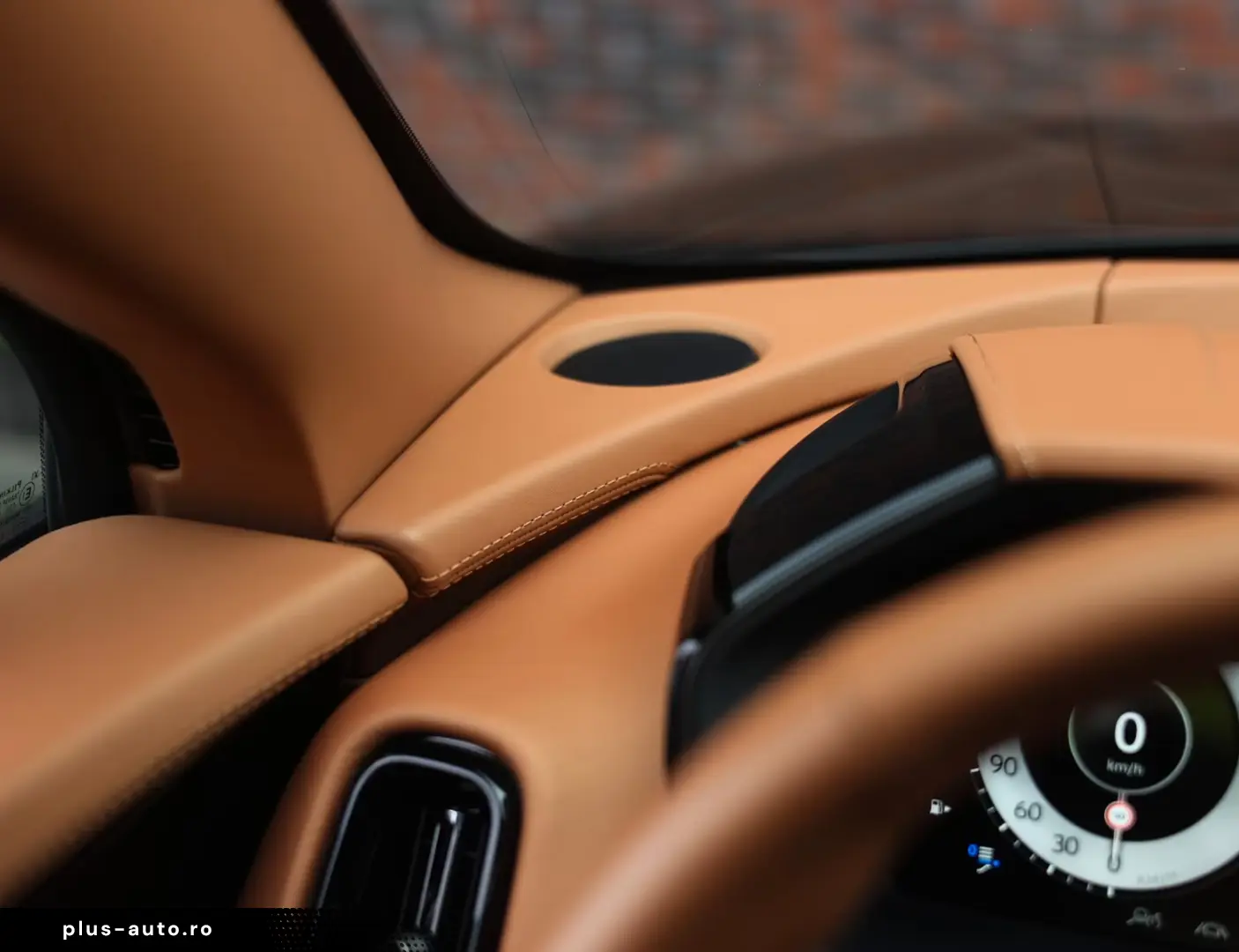 Aston Martin DBX 707   Minotaur Green