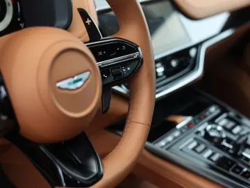 Aston Martin DBX 707   Minotaur Green