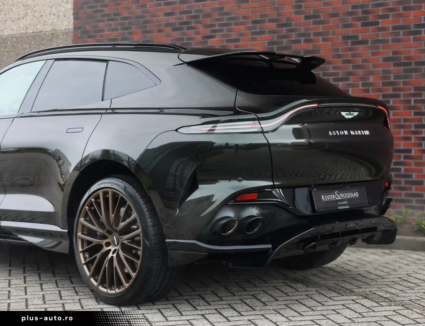Aston Martin DBX 707   Minotaur Green