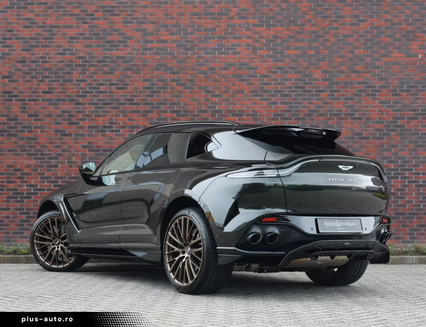 Aston Martin DBX 707   Minotaur Green