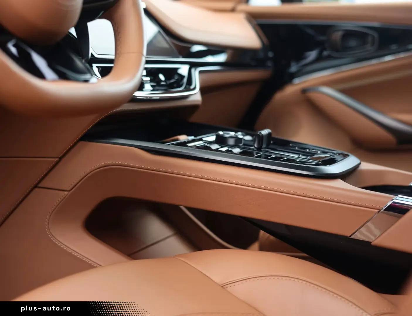 Aston Martin DBX 707   Minotaur Green