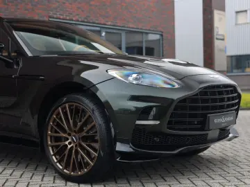 Aston Martin DBX 707   Minotaur Green