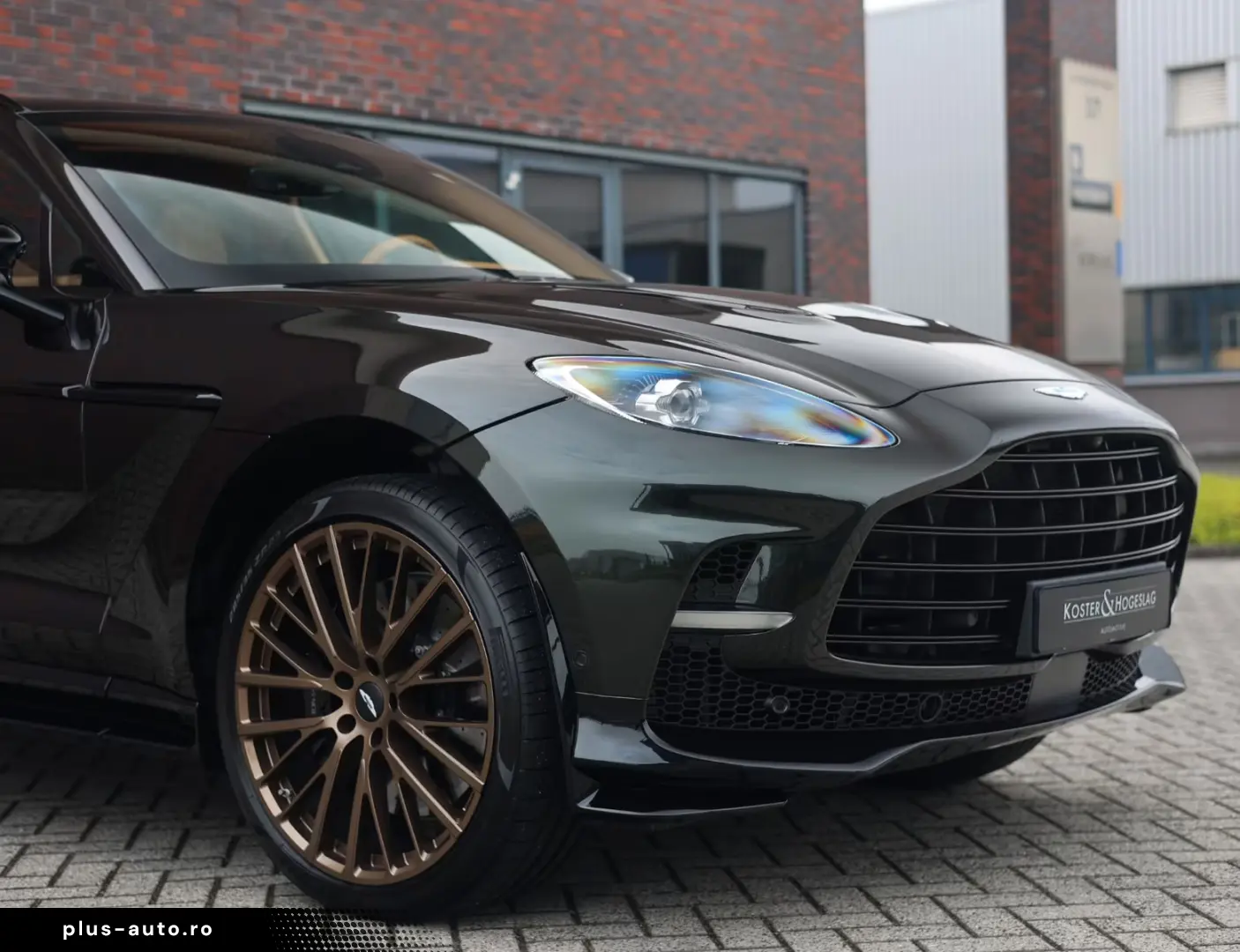 Aston Martin DBX 707   Minotaur Green