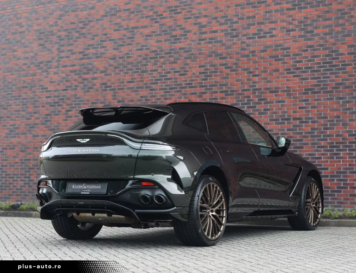 Aston Martin DBX 707   Minotaur Green