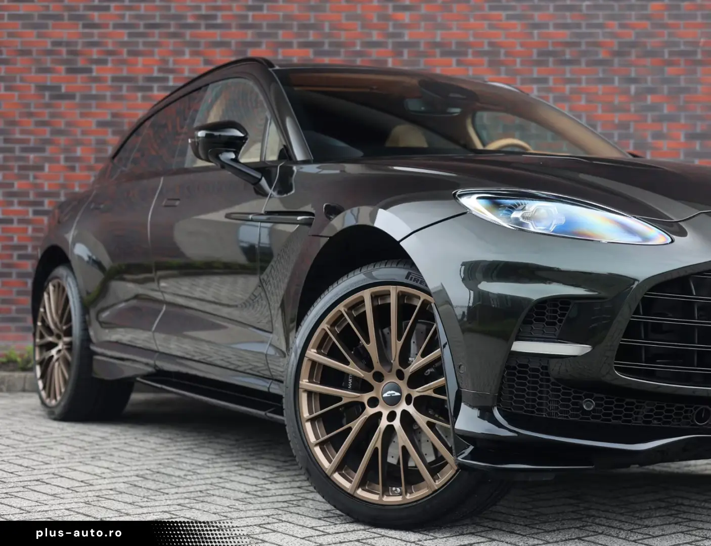 Aston Martin DBX 707   Minotaur Green