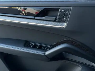 PORSCHE Cayenne S E-Hybrid BOSE PANO SHZ V H