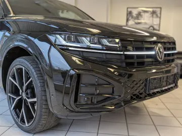 VW Touareg 3.0TDI 4M R-Line VOLL Black 22  UPE 114T