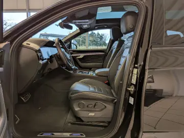 VW Touareg 3.0TDI 4M R-Line VOLL Black 22  UPE 114T