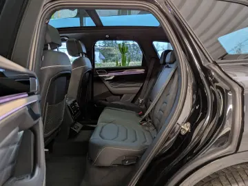 VW Touareg 3.0TDI 4M R-Line VOLL Black 22  UPE 114T