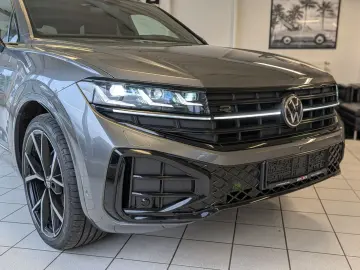 VW Touareg 3.0TDI 4M R-Line VOLL Black 22  UPE 114T